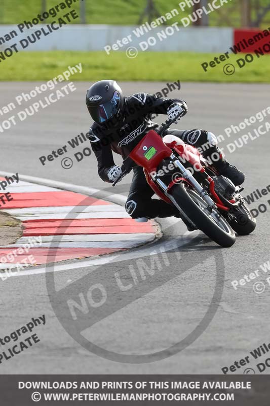 donington no limits trackday;donington park photographs;donington trackday photographs;no limits trackdays;peter wileman photography;trackday digital images;trackday photos